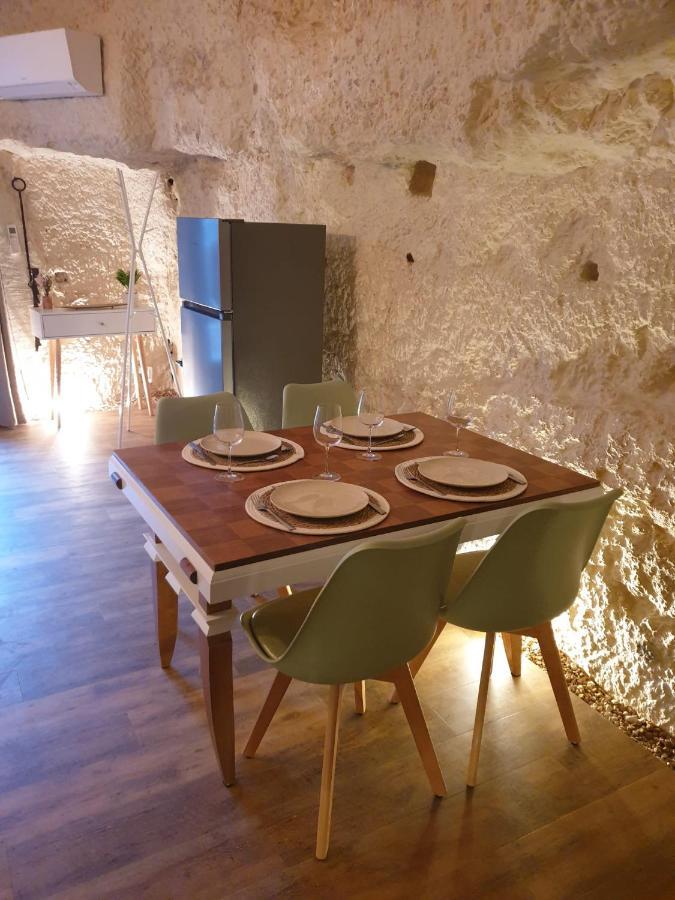 דירות Cangey La Grotte Du Bonheur מראה חיצוני תמונה